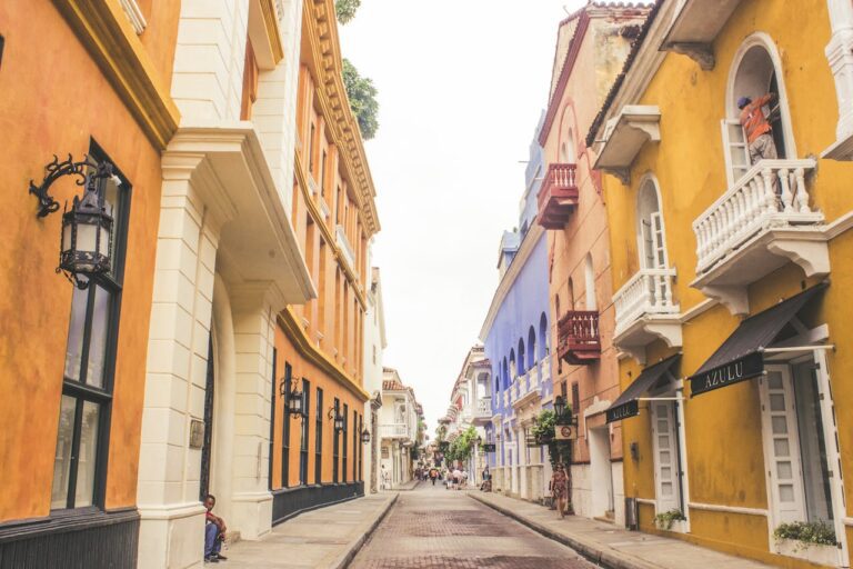 Cartagena: Um Encontro Encantador com a História, os Sabores e os Tesouros Escondidos da Colômbia​